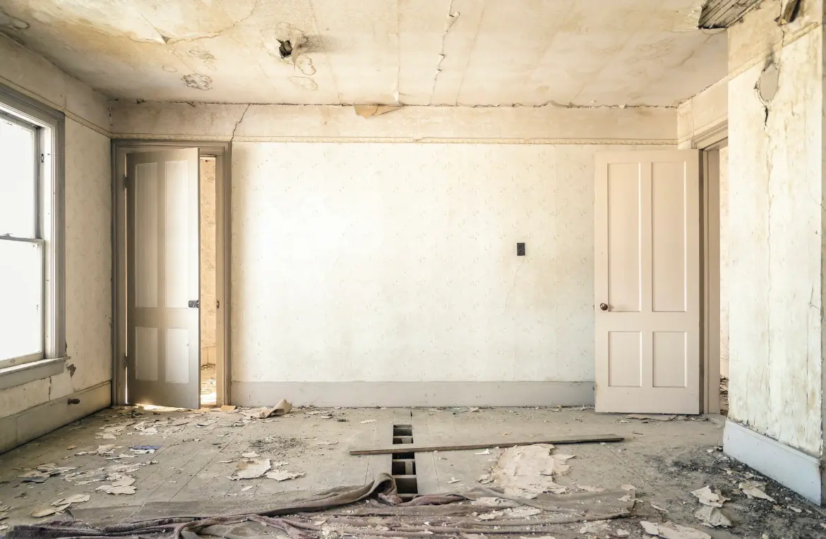 Waste disposal crew managing a cleanout project in Muleshoe